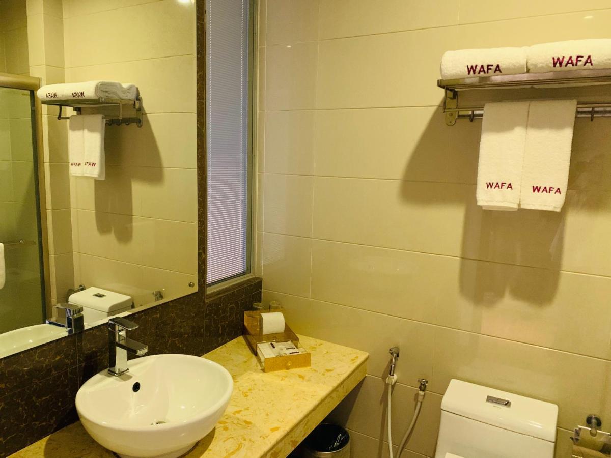 Wafa Hotel & Apartment Kampong Mata Mata Exteriör bild