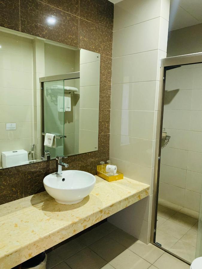 Wafa Hotel & Apartment Kampong Mata Mata Exteriör bild
