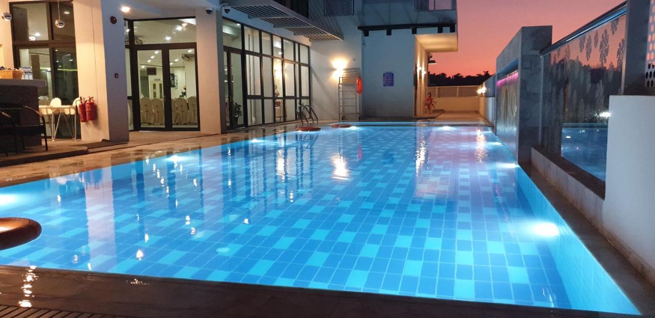 Wafa Hotel & Apartment Kampong Mata Mata Exteriör bild